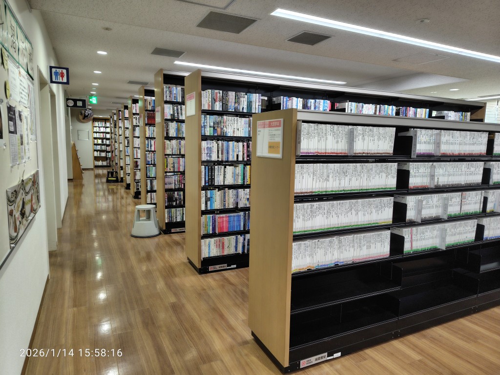 2階一般書フロア書架