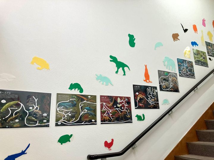ゆびでたどる進化のえほんパネル展の様子 ゆびでたどる進化のえほんパネル展の様子